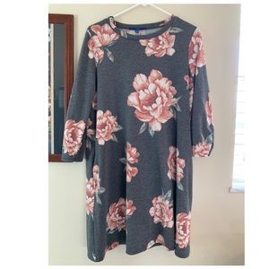 LAST CHANCE APT 9 long sleeved floral dress